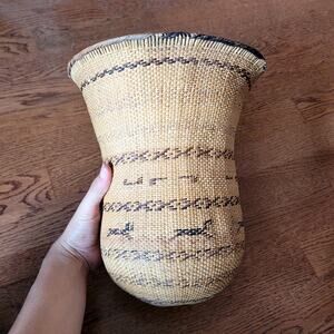 Vintage Yekuana Palm Coil Handwoven Basket Vase 11 in